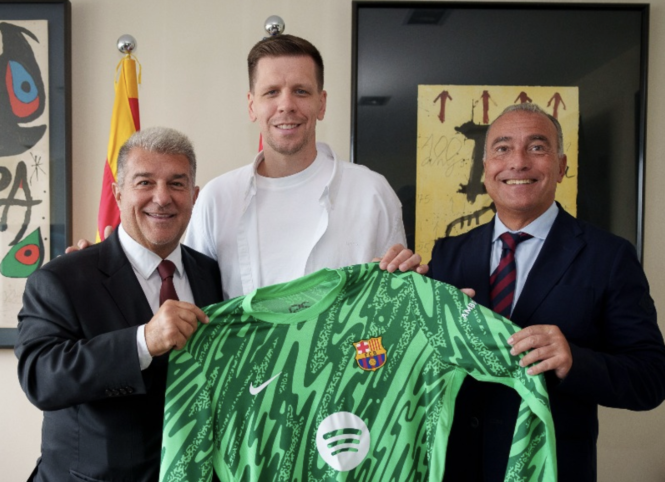 FC Barcelona Signs Wojciech Szczesny: Former Polish Goalkeeper Joins to Fill Ter Stegen’s Gap