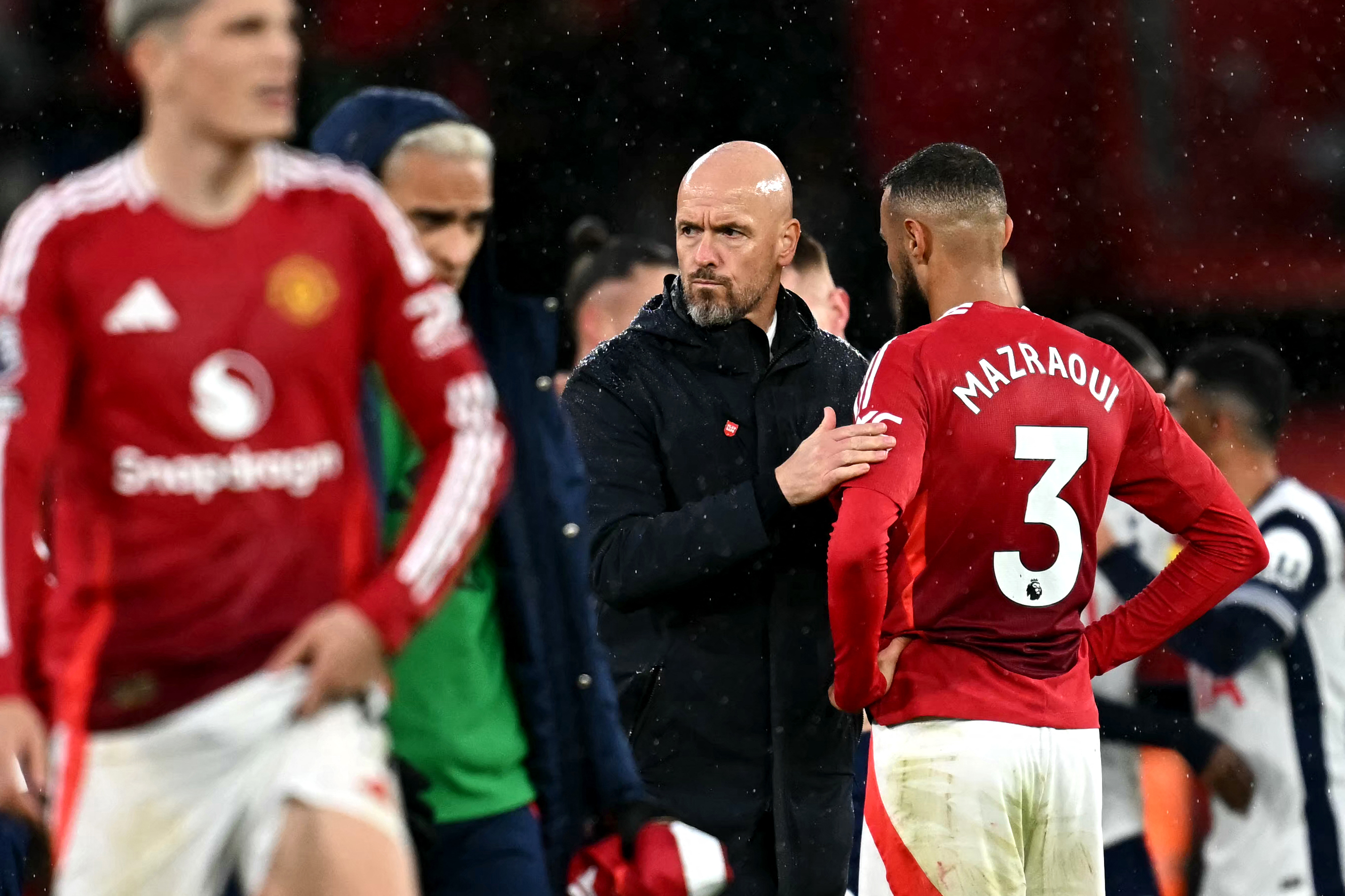 Manchester United’s Europa League Challenge: Ten Hag Confirms Mason Mount’s Injury Absence Against Porto