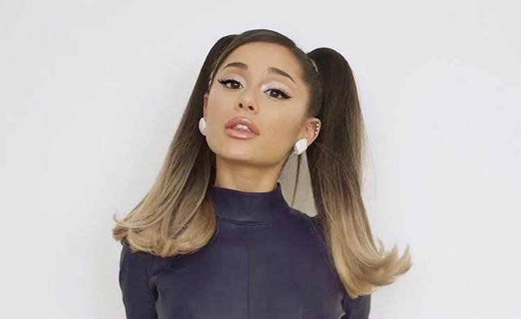 Ariana Grande Joins 'The Voice'