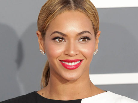 /content/dubaione/en-ae/programs/28/BeyonceTeasesNewAlbum.html